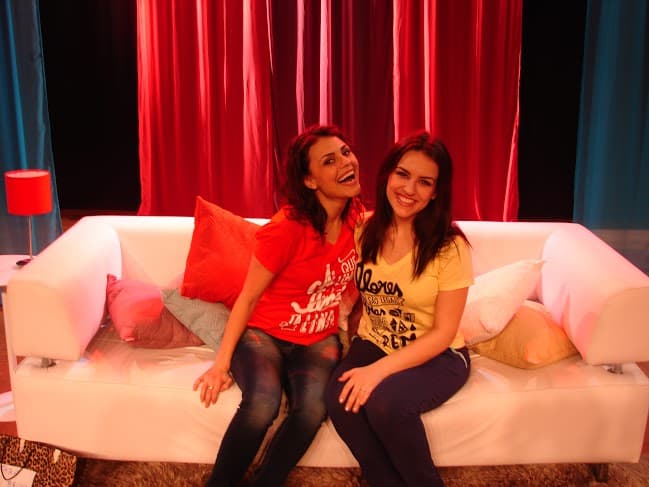 "Deixa eu te contar" - Kéfera Buchmann e Bruna Louise